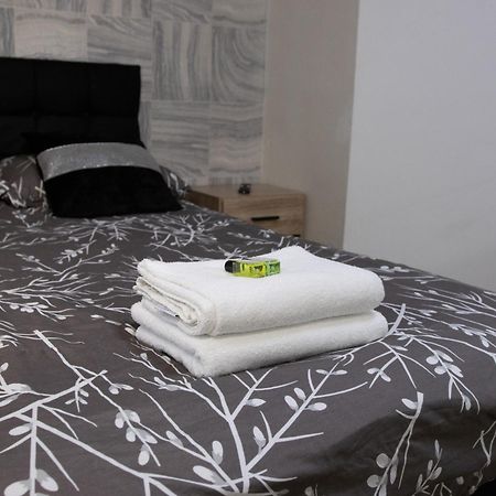 Hills View Apartments Manchester Extérieur photo