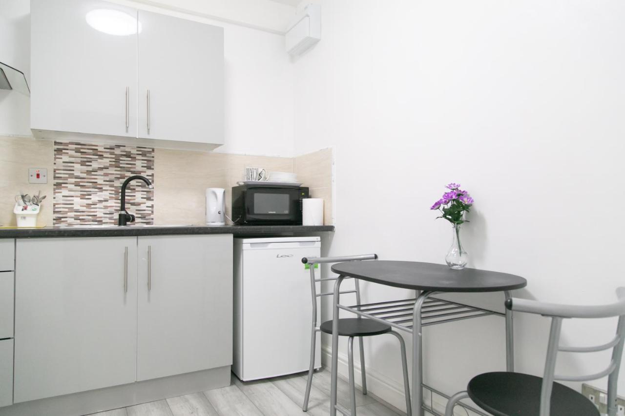 Hills View Apartments Manchester Extérieur photo