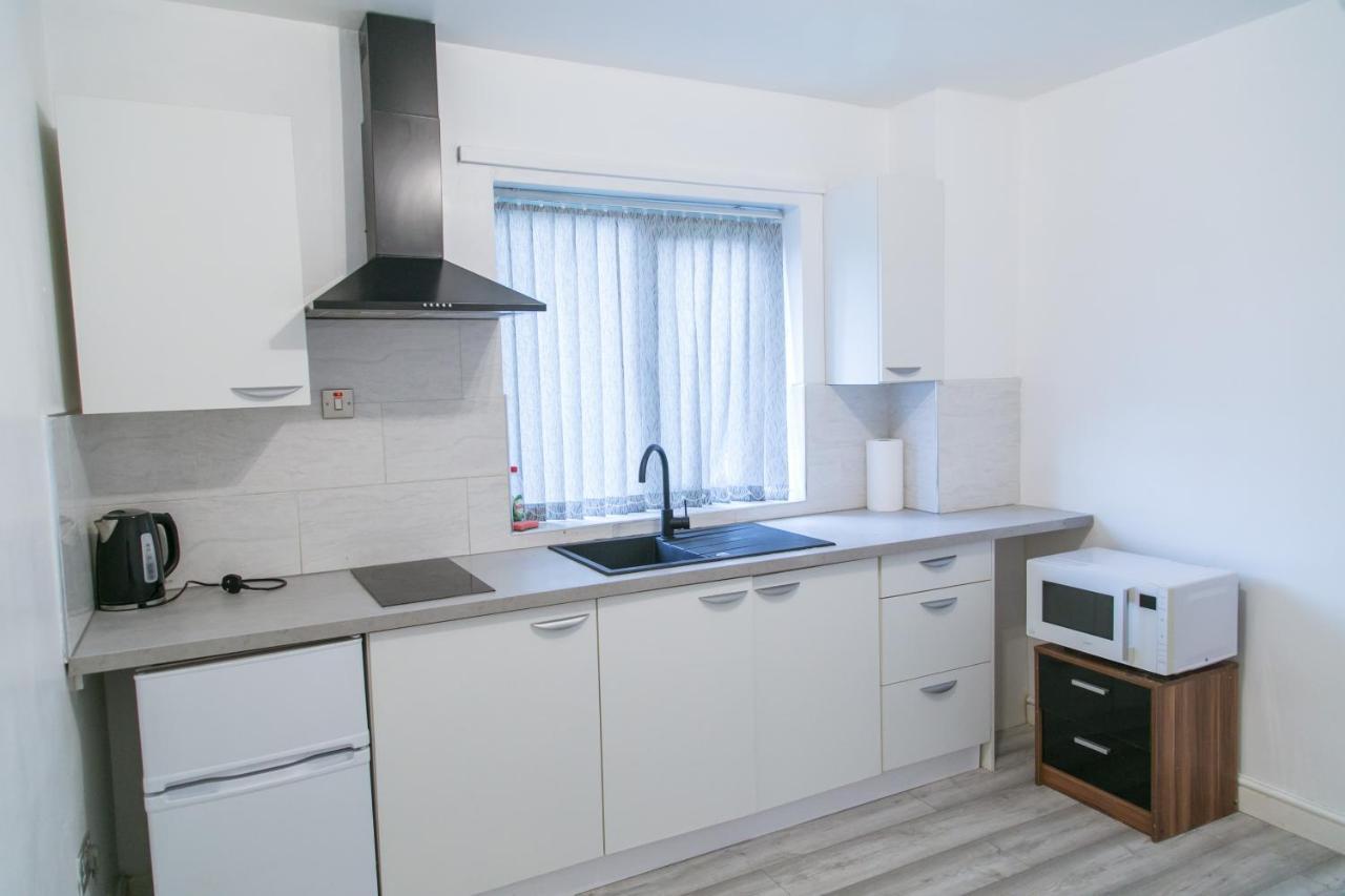Hills View Apartments Manchester Extérieur photo