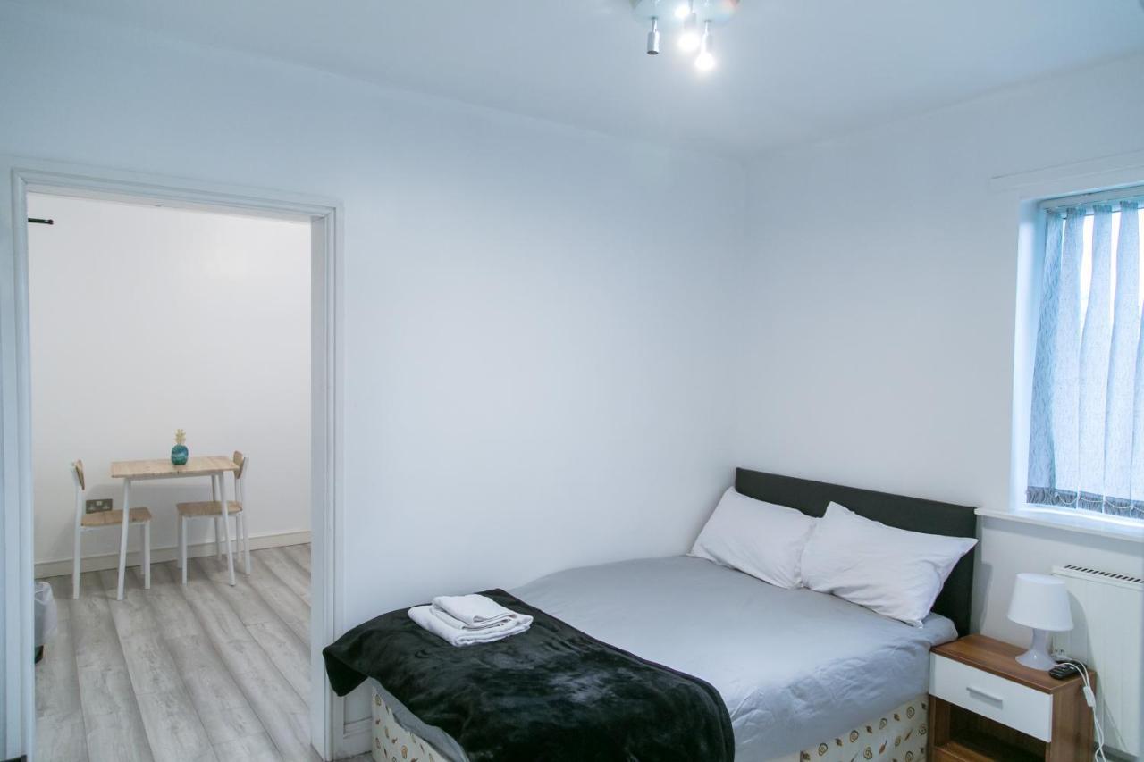 Hills View Apartments Manchester Extérieur photo