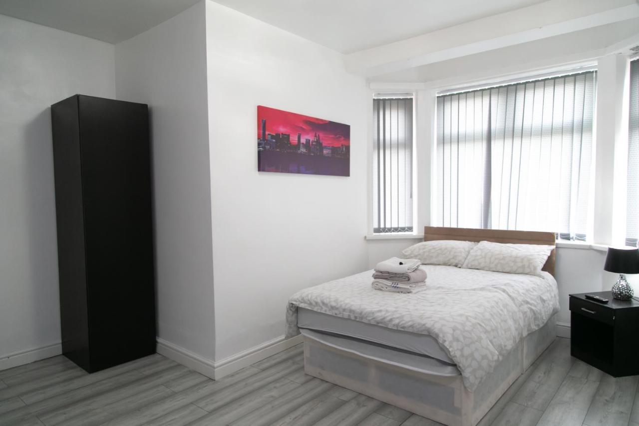 Hills View Apartments Manchester Extérieur photo