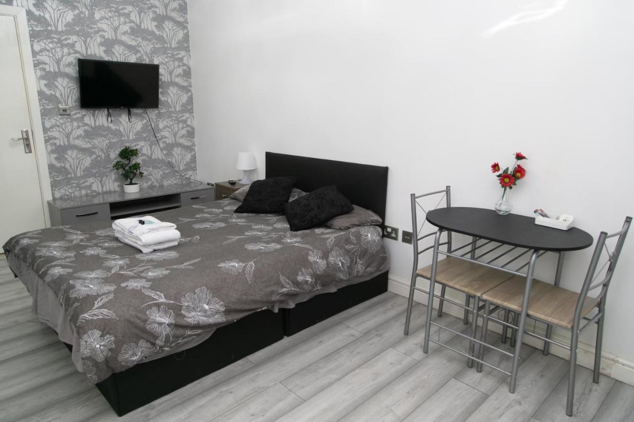 Hills View Apartments Manchester Extérieur photo