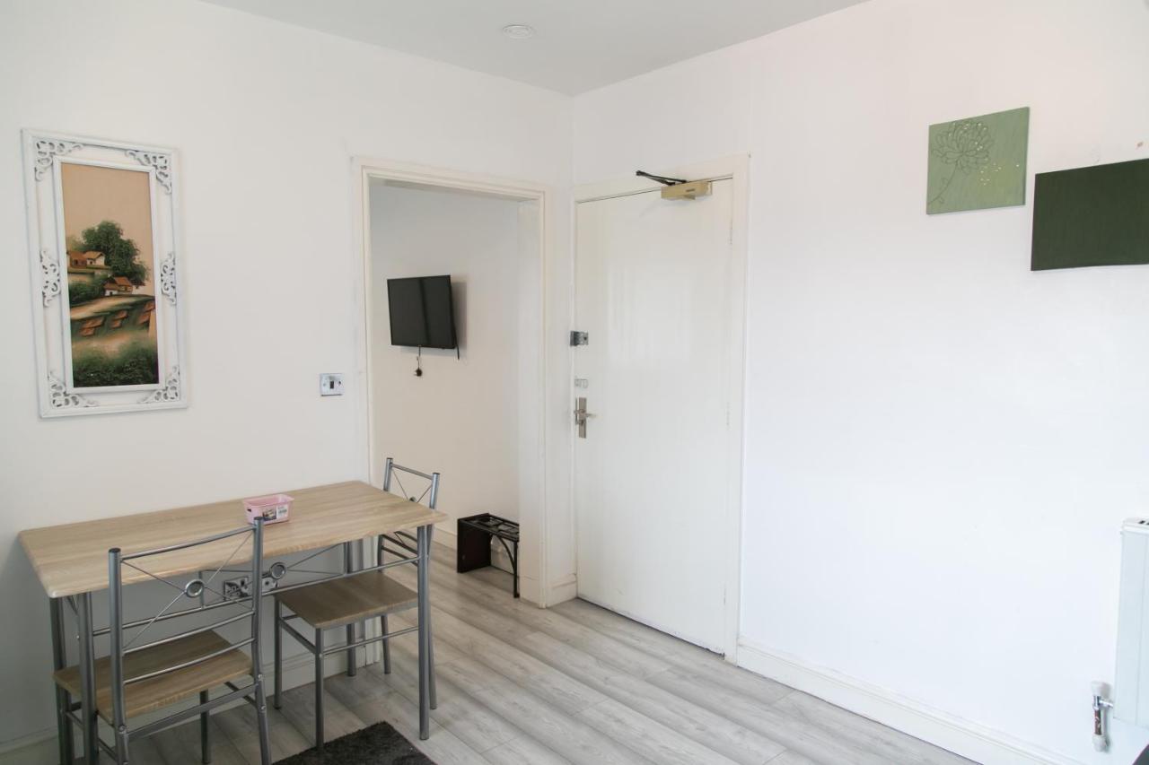 Hills View Apartments Manchester Extérieur photo