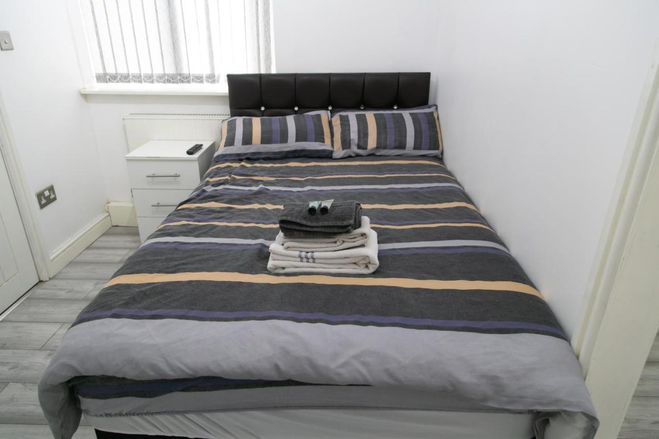 Hills View Apartments Manchester Extérieur photo