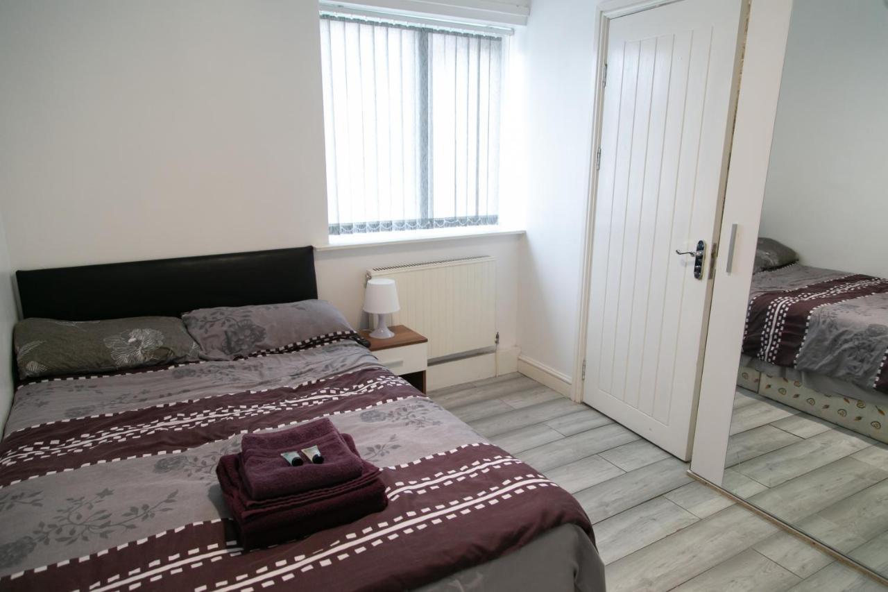Hills View Apartments Manchester Extérieur photo