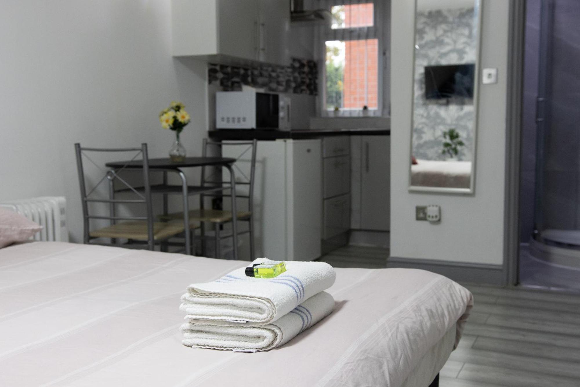 Hills View Apartments Manchester Extérieur photo