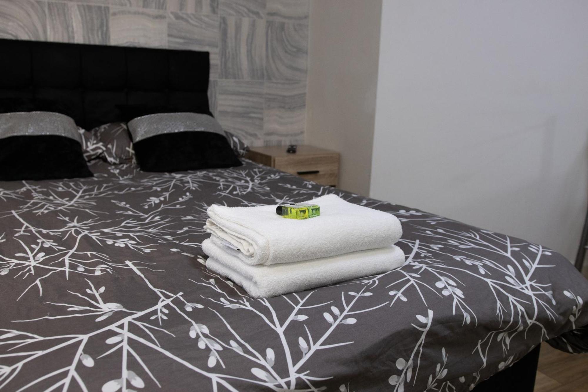 Hills View Apartments Manchester Extérieur photo