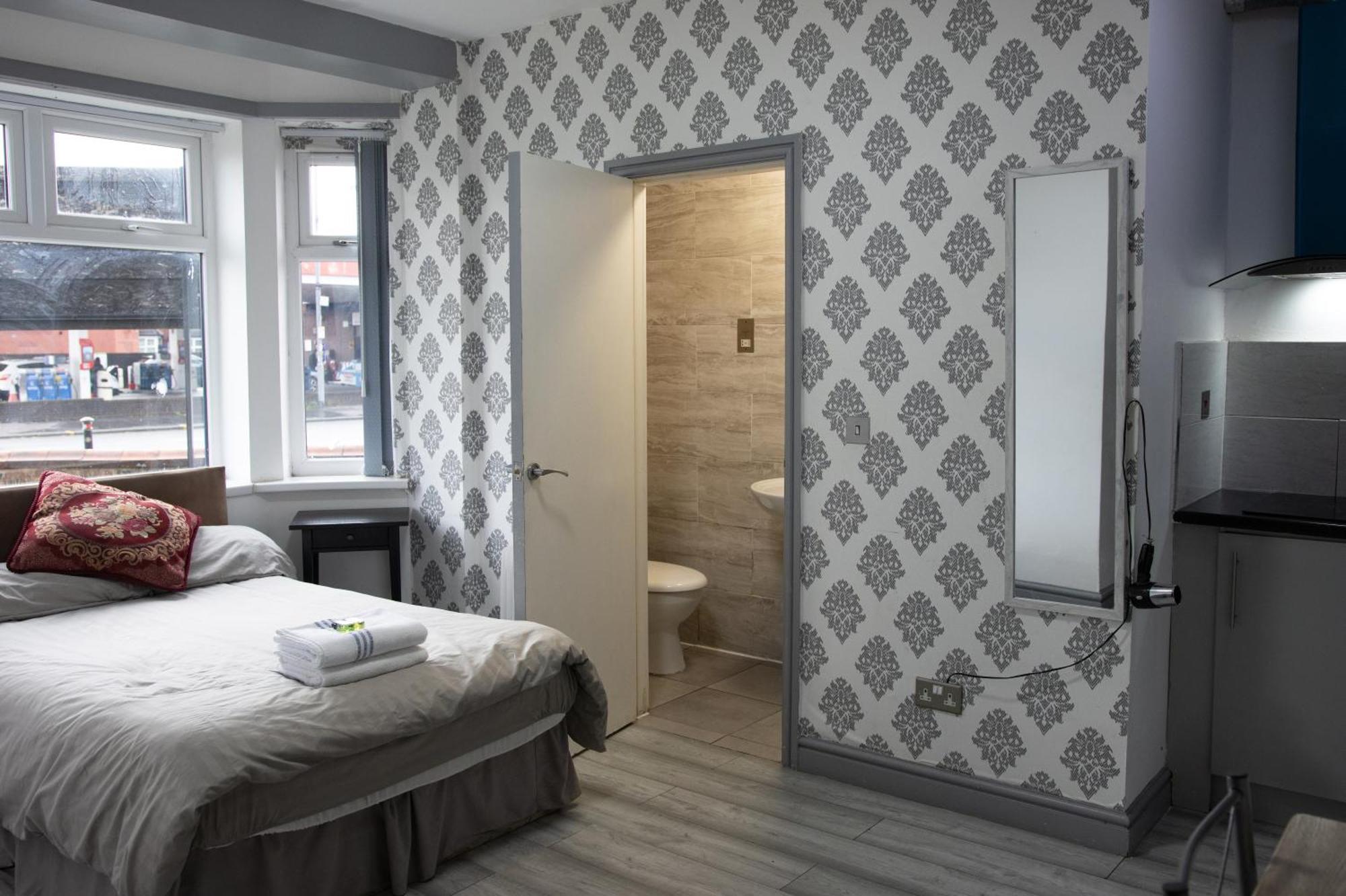Hills View Apartments Manchester Extérieur photo