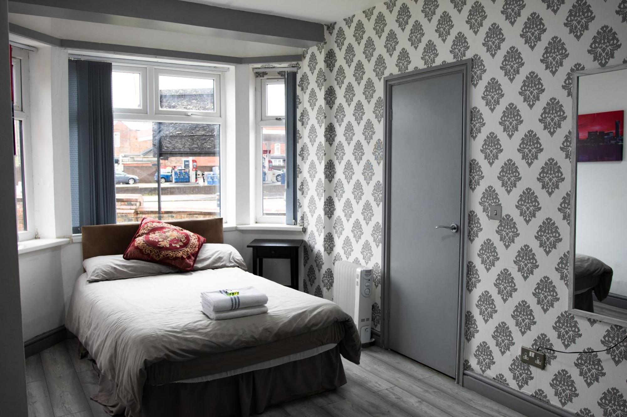Hills View Apartments Manchester Extérieur photo